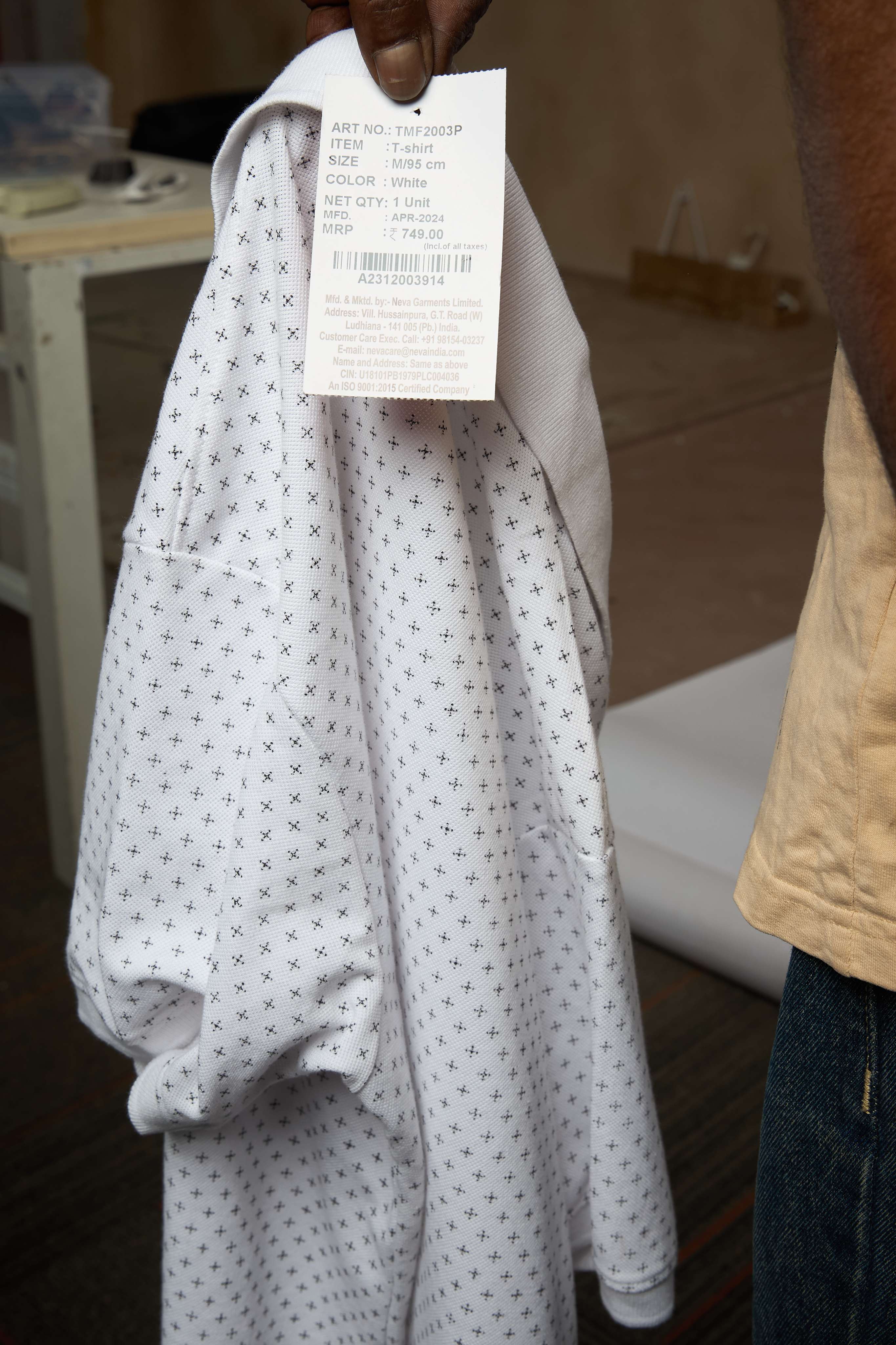 Neva Polo Neck dotted pattern Men tshirt Half sleeves chest pocket