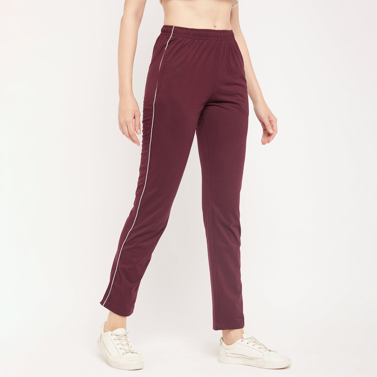 Neva Women's Track Pant in Solid Pattern Side pockets - Burgandy