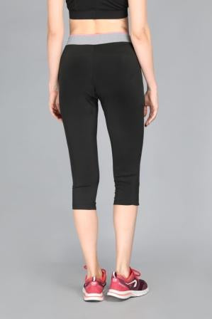 Livfree Women's Capri in Solid Pattern One side zipper pocket -Black