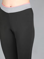 Livfree Women's Capri in Solid Pattern One side zipper pocket -Black