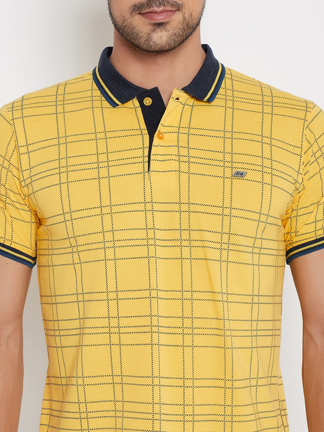 LIVFREE Polo Neck Men's T-Shirt in Checkered Pattern Half Sleeve