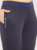 Livfree Women's Capri in Solid Pattern One side zipper pocket - Navy